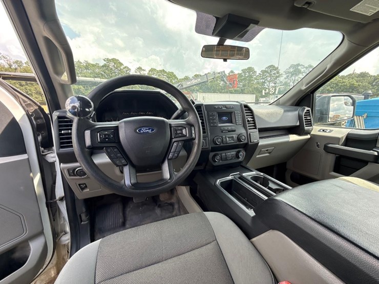 2020-ford-f150-image-11