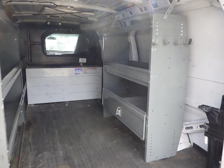 2017-utility-van-image-14