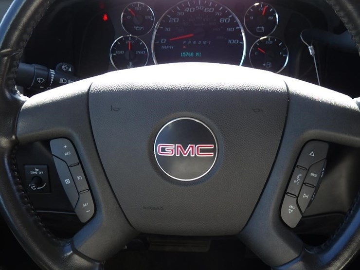 2023-gmc-3500-image-30