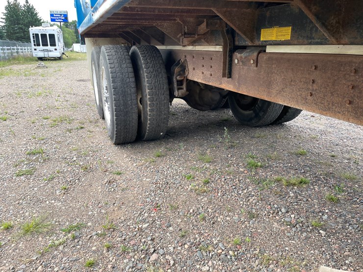 #1451-•-1979-international-f2275-grain-truck-(has-mn-title)-image-10