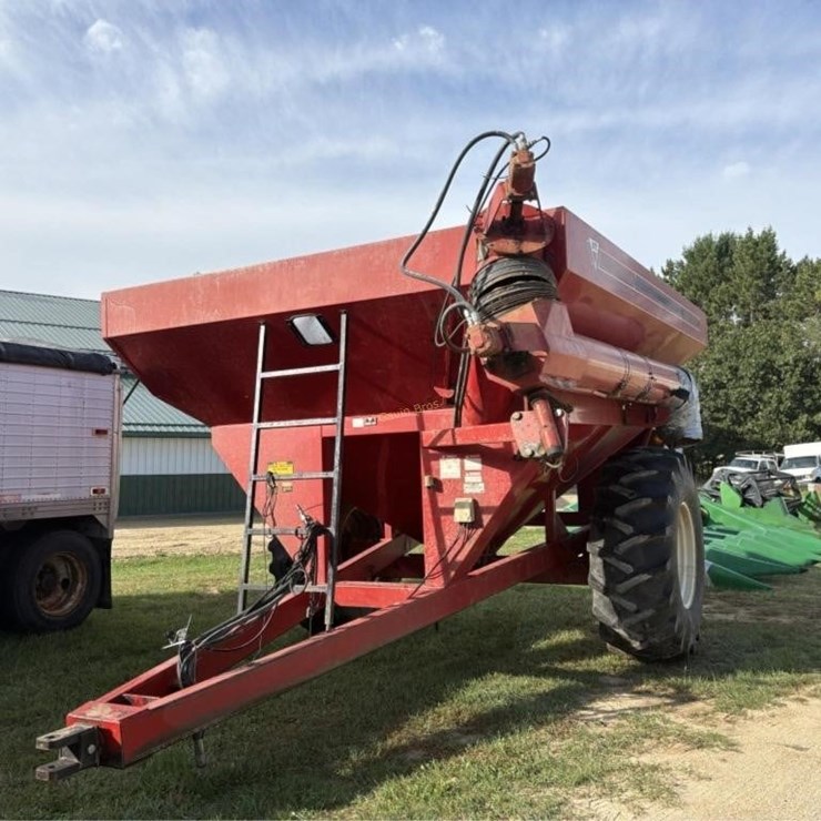 UNITED FARM TOOLS 660