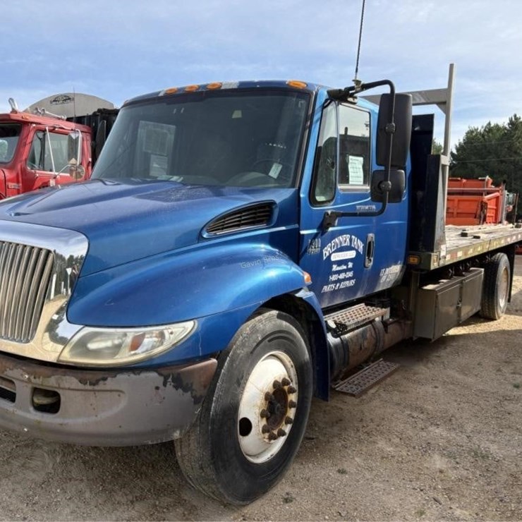 2005 INTERNATIONAL DURASTAR 4300