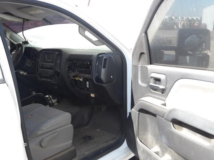 2015-gmc-sierra-3500-image-26