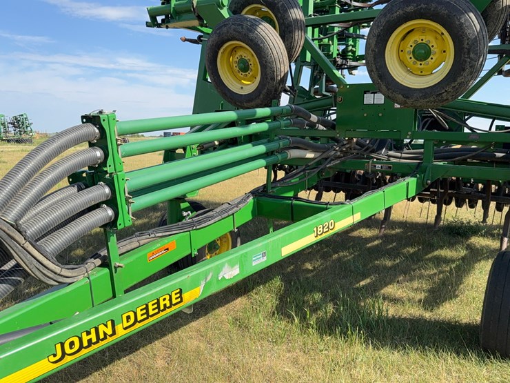 john-deere-1820-image-5