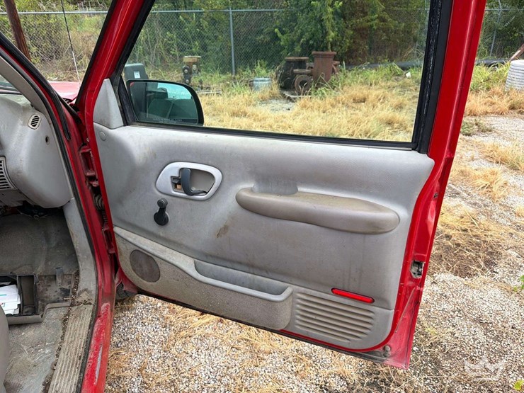 1998-chevrolet-silverado-2500-image-32