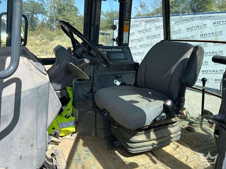 deere-410l-image-12