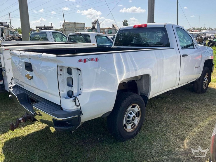 2015-chevrolet-silverado-1500-image-3