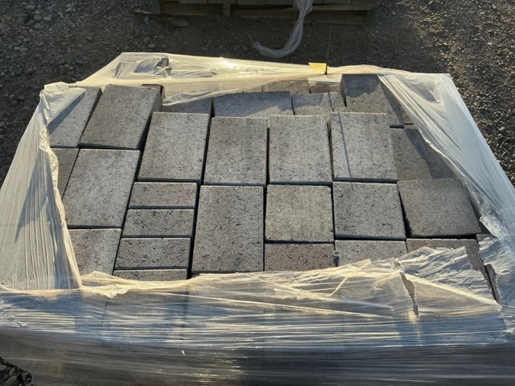 pallet-of-stone-pavers-image-3