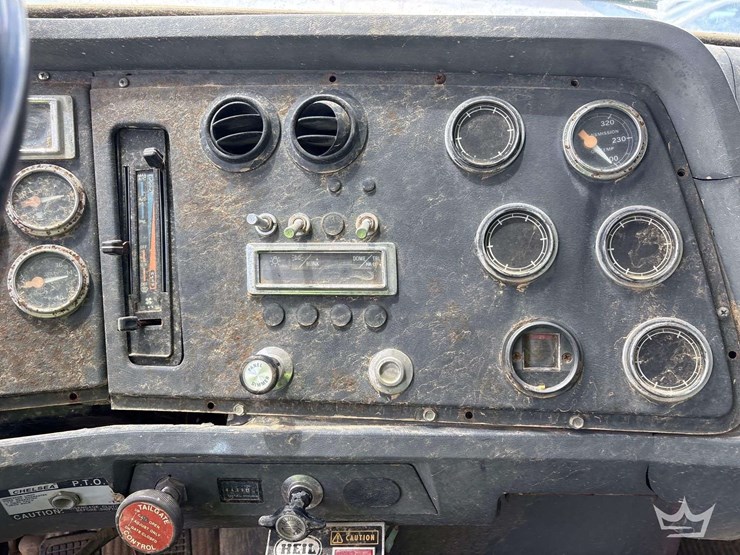 1993-ford-lt9000-image-10