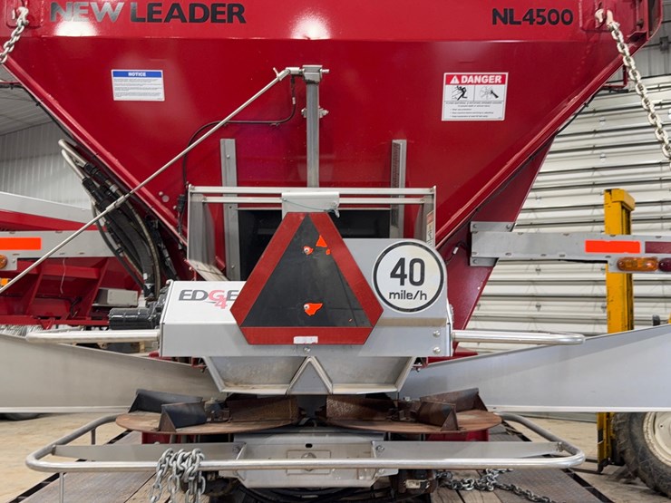 2020-case-ih-trident-5550-image-4