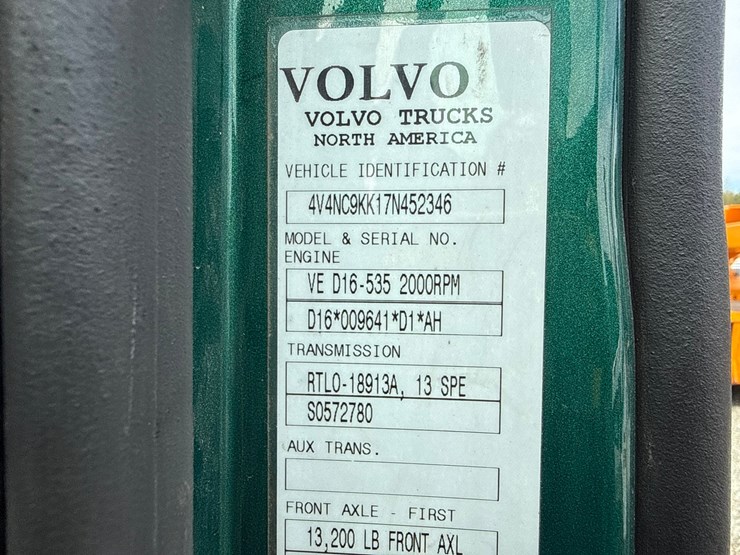 #61464-•-2007-volvo-vnl-sleeper-cab-truck-tractor-image-88