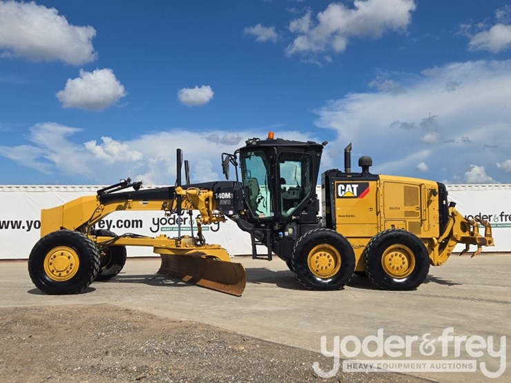 2015-caterpillar-140m3-awd-image-2