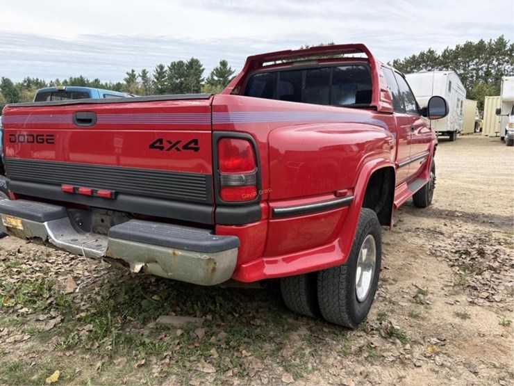 1995-dodge-ram-3500-image-3