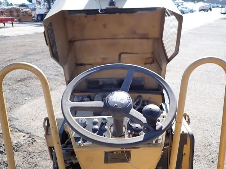 2002-caterpillar-cb-224d-image-19