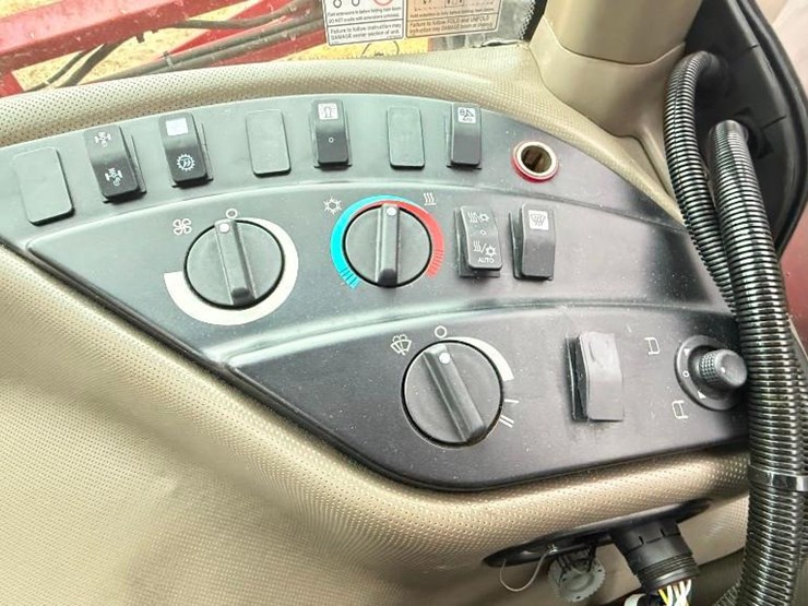 2024-case-ih-trident-5550-image-34