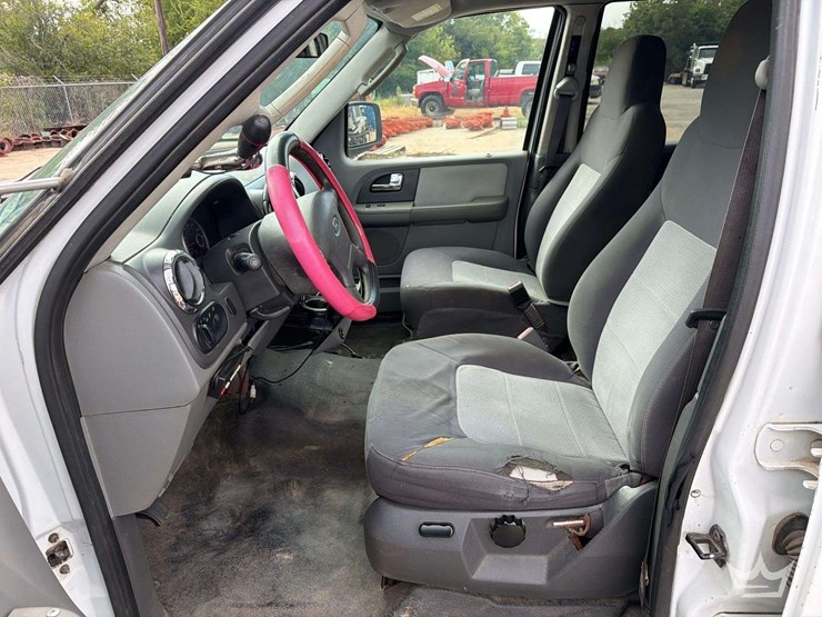 2006-ford-expedition-image-24