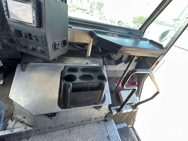 2012-workhorse-w62-image-25