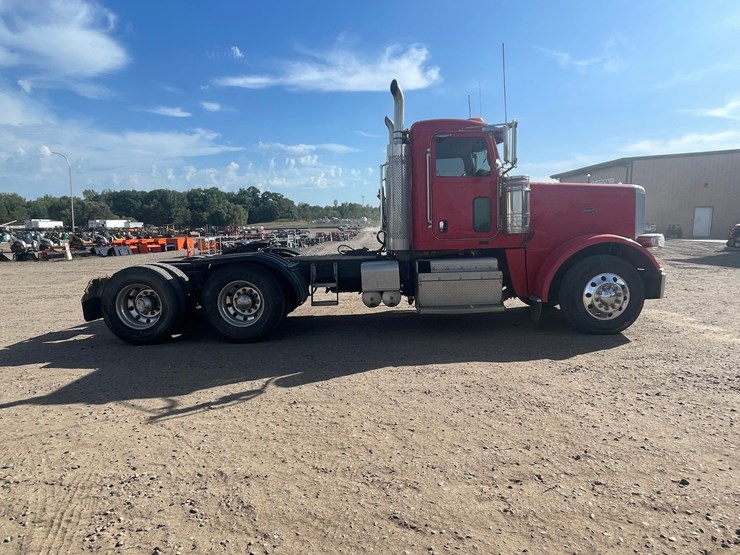 2012-peterbilt-388-image-6