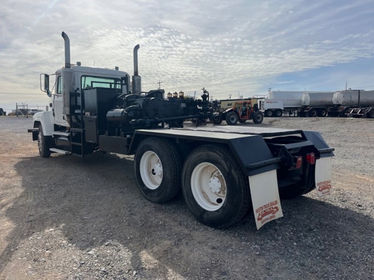 2002-mack-ch613-image-7