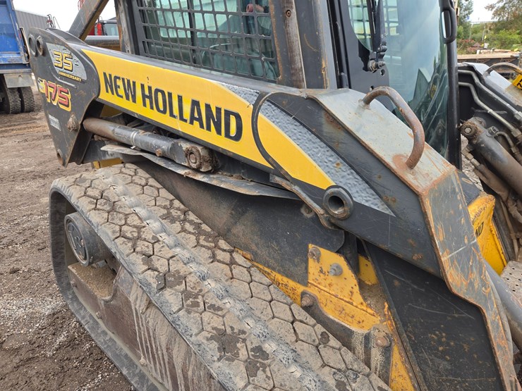 new-holland-c175-image-19