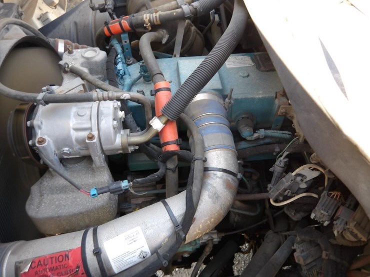 2004-international-durastar-4300-image-9