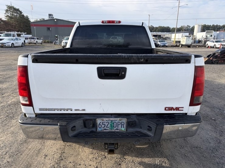 2008-gmc-sierra-1500-sle-4x4-crew-cab-pickup-image-5