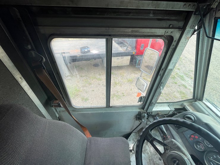 #1467-•-2000-freightliner-box-truck-(has-mn-title)-image-40