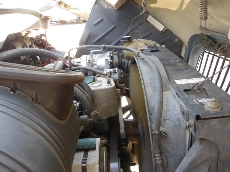 2004-international-durastar-4300-image-10
