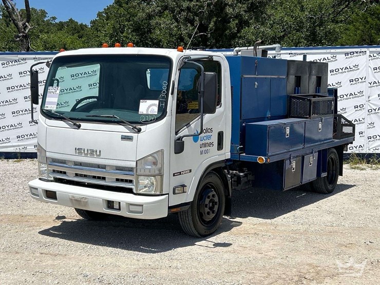 2008-isuzu-nrr-image-1