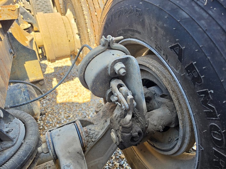 2005-peterbilt-379-image-50