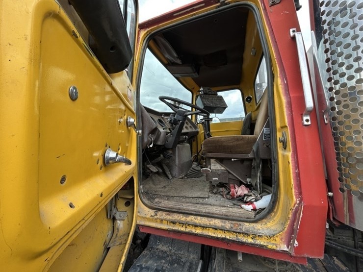 ford-l9000-image-11