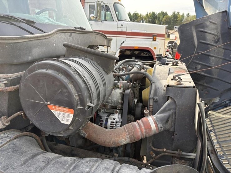 2005-international-durastar-4300-image-12