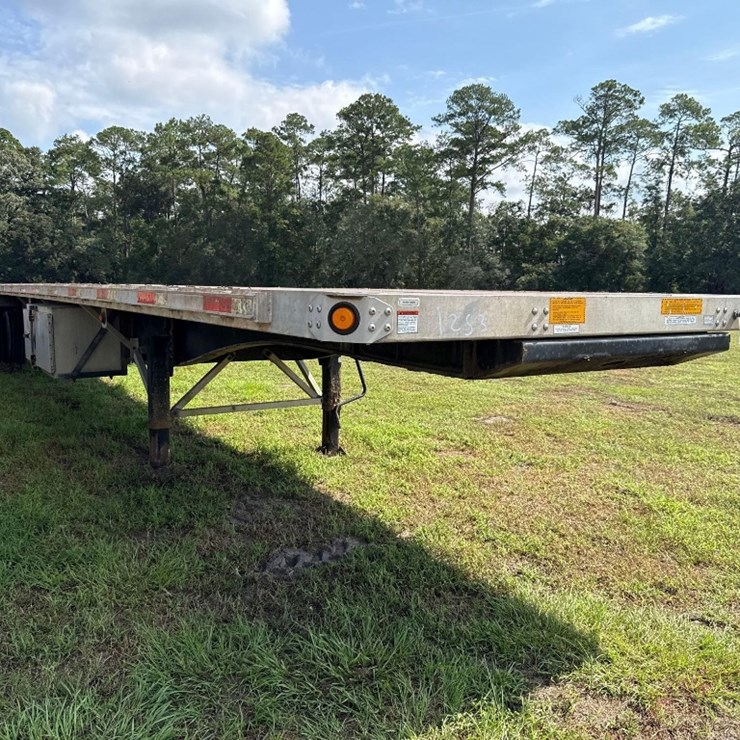 2019 UTILITY 102"