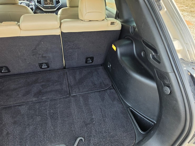 2015-jeep-cherokee-image-54