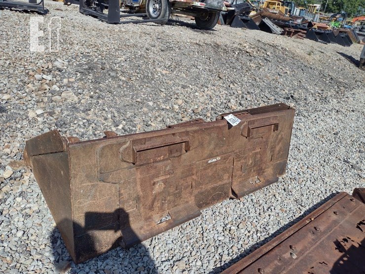 66-inch-toothed-skid-loader-bucket-image-2
