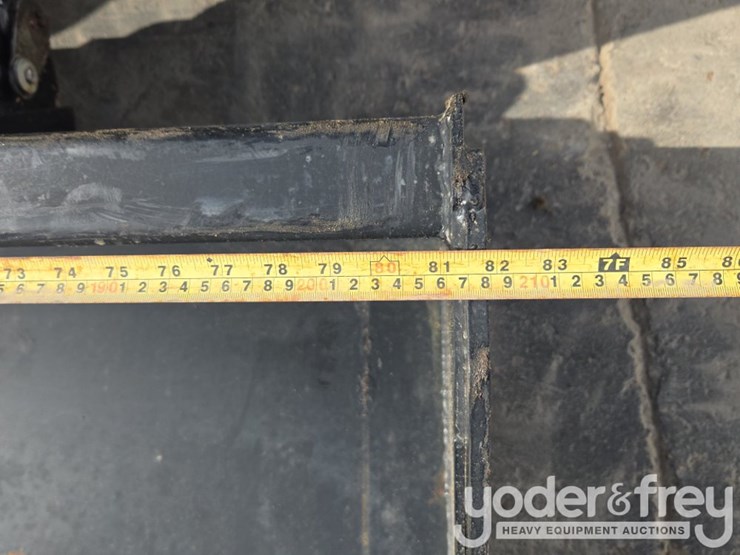 2023-caterpillar-259d3-image-18