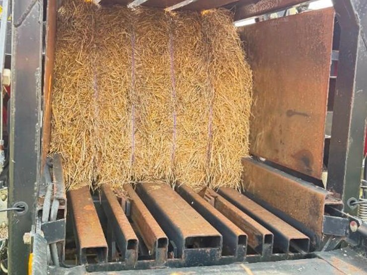 2009-new-holland-bb9060-image-3
