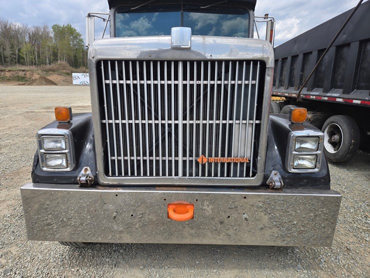 #1803-•-1987-international-tandem-axle-dump-truck-image-11