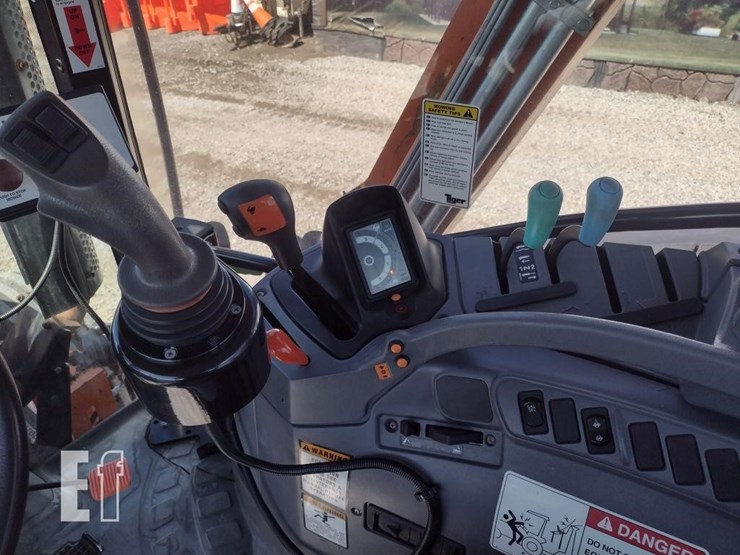 new-holland-ts115a-image-10