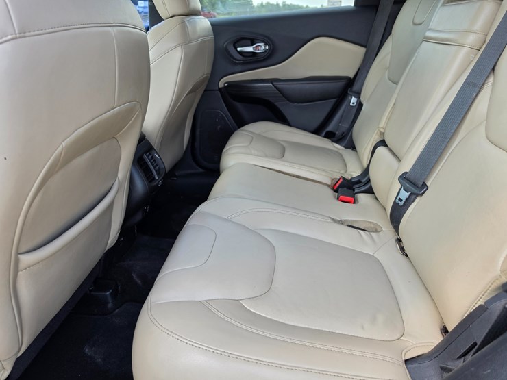 2015-jeep-cherokee-image-51
