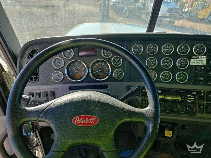 2020-peterbilt-367-image-9
