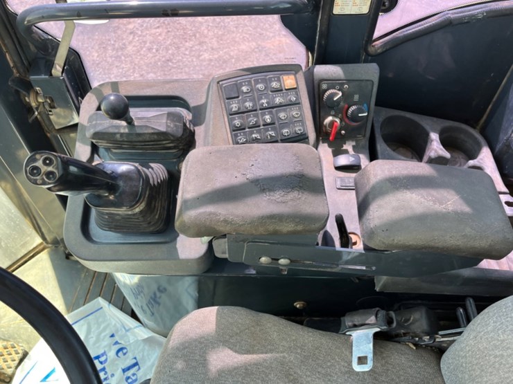 2010-deere-544j-image-12