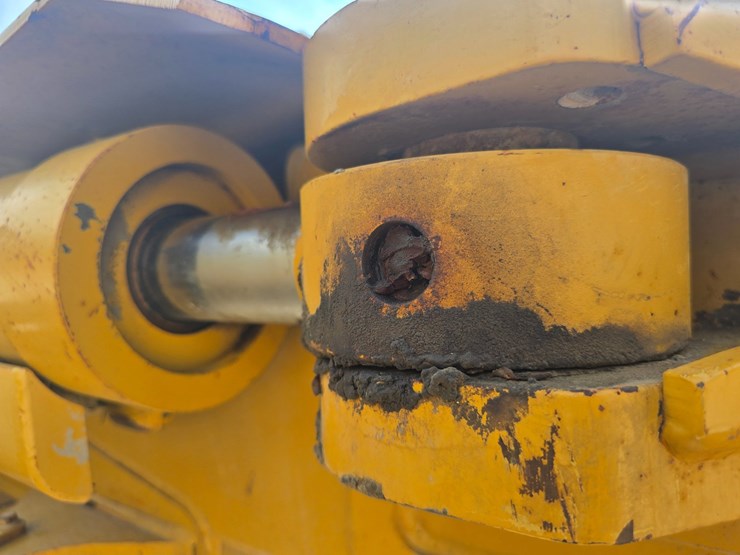 2002-caterpillar-d6m-lgp-image-33