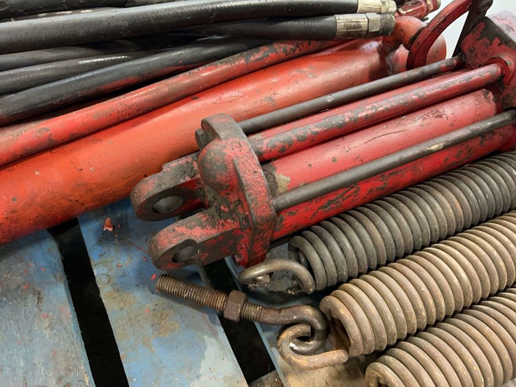 international-harvester-hydraulic-cylinders-and-parts-image-15