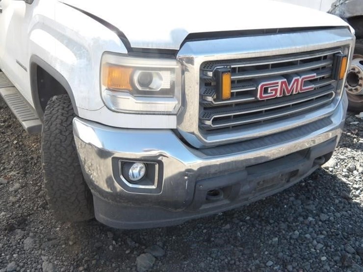 2015-gmc-sierra-3500-image-17