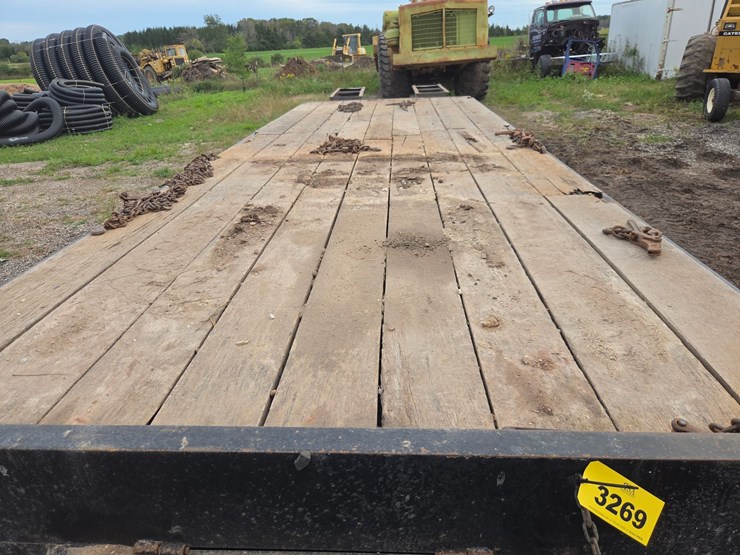 #3269-•-30'-tandem-axle-flatbed-trailer-image-14