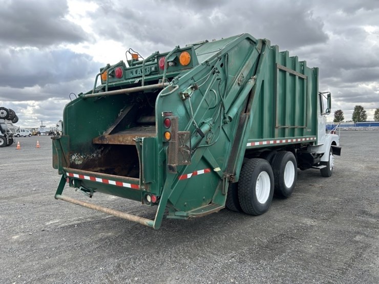 1995-white-gmc-wb-t/a-garbage-truck-image-5