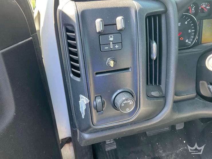 2015-chevrolet-silverado-1500-image-16