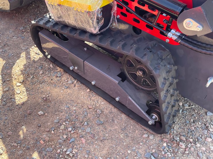 #5502-•-2026-agt-skid-steer-loader-image-8