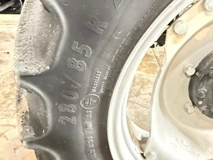 2014-case-ih-farmall-85c-image-13